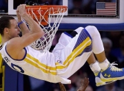 开云体育中国-乔治孤星闪耀难敌群蜂，黄蜂团队风暴席卷快船