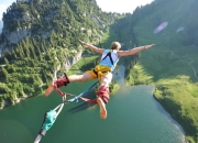 开云体育下载-赛道与战场，当F1争冠焦点遇上伊拉克末节奇迹