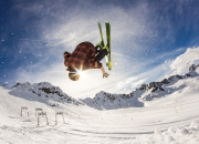 开云APP-关键战之夜，霍勒迪的唯一时刻，奥运周期前夜的统治力宣言