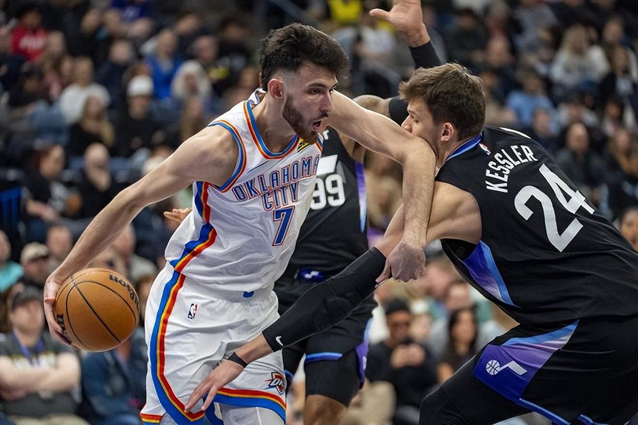 关于爵士队面对逆境表现坚韧，战胜对手取得胜利的信息