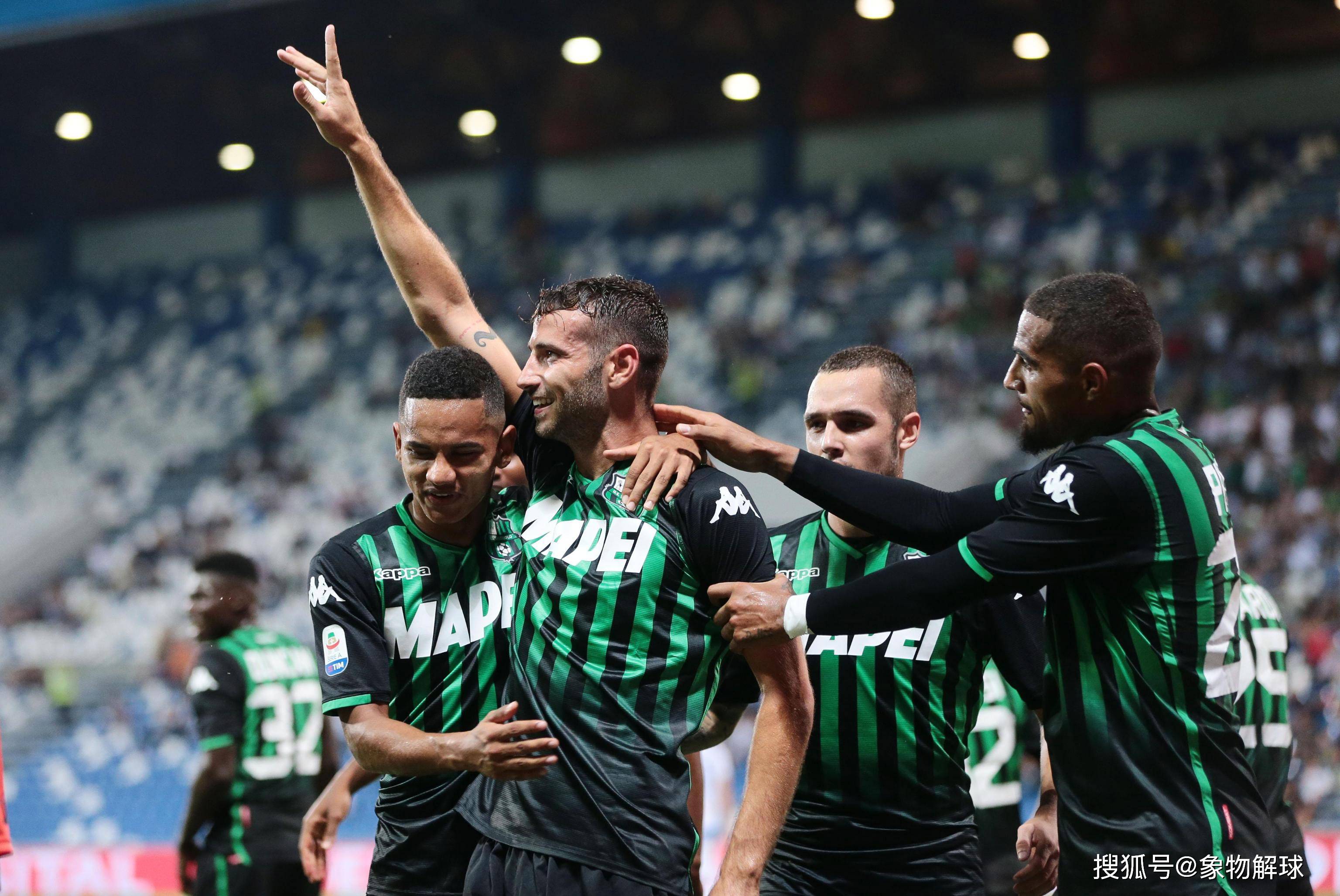 关于巴伦西亚球员受伤离场，影响球队战术的信息