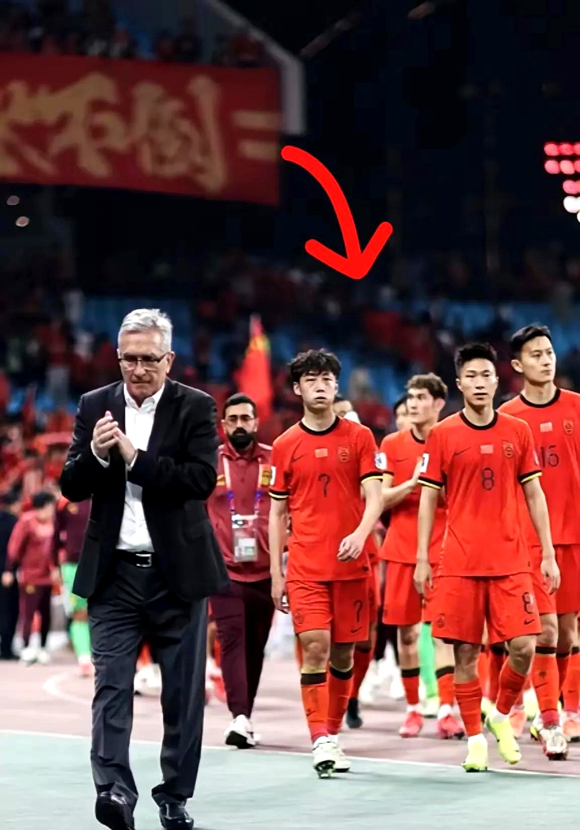 球队发挥出色，赢得重要胜利