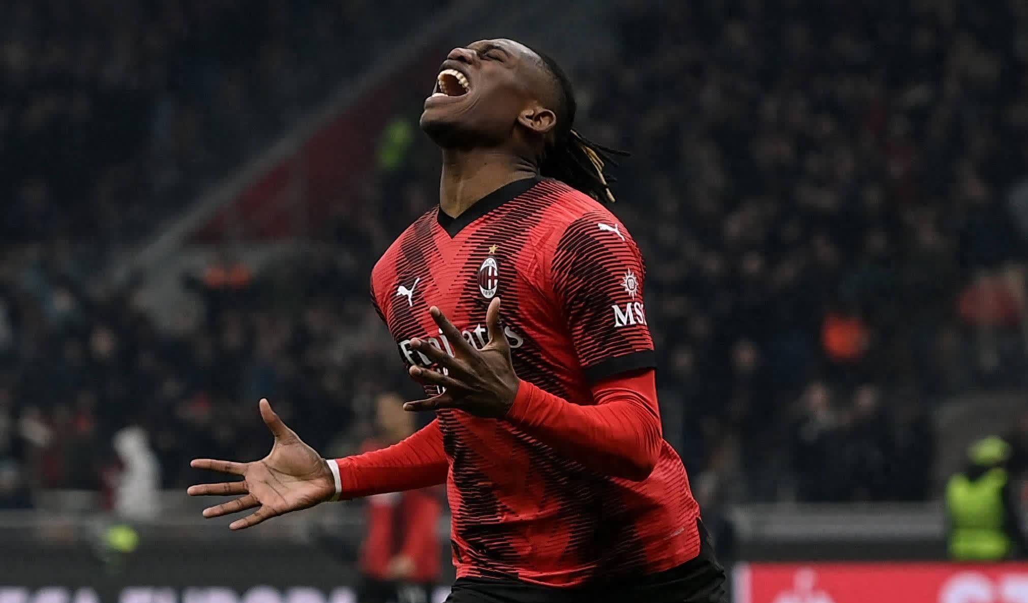 意甲比赛频频热闹,球迷热情高涨 意甲比赛频频热闹,球迷热情高涨