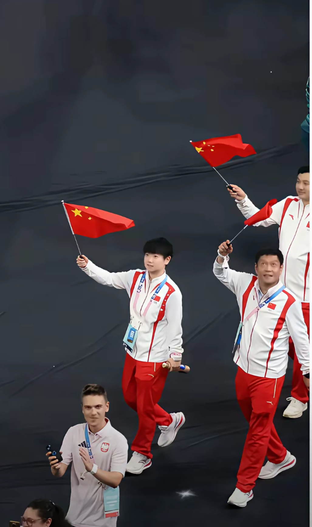 体坛精英:中国队创造奇迹！