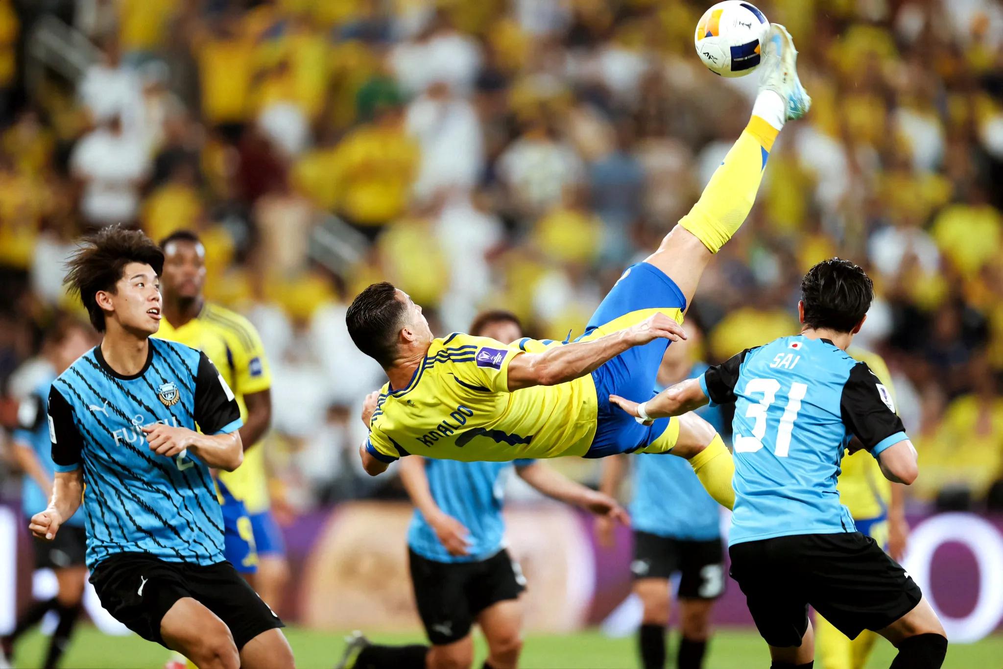 阿尔及利亚队在比赛中取得胜利，成功前进