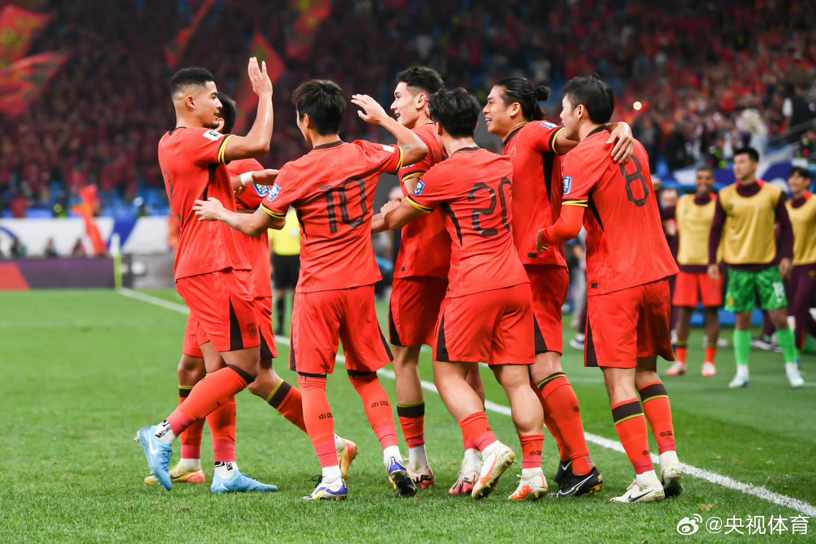 职业足球赛事日益激烈,球队竞争激烈的简单介绍 职业足球赛事日益激烈,球队竞争激烈的简单介绍