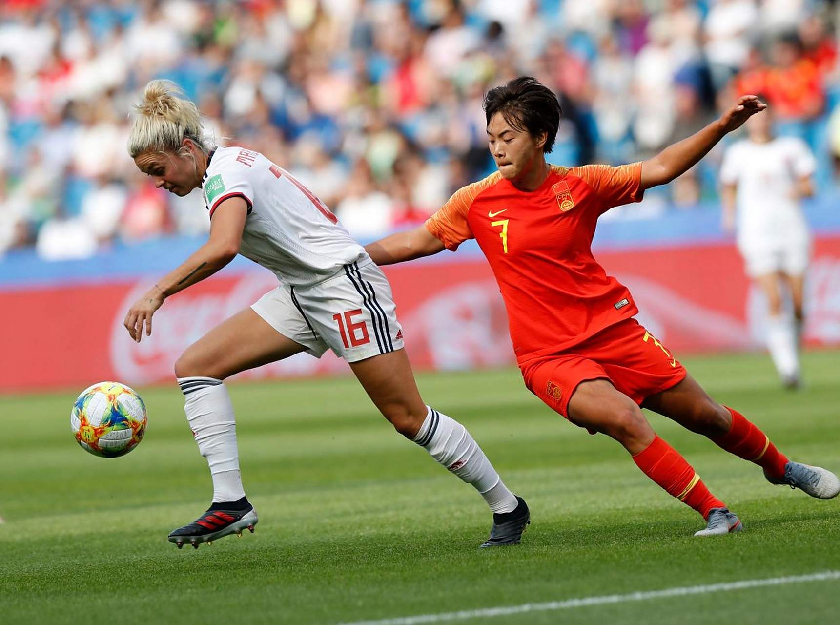 关于英格兰女足主场作战，力克劲旅，谱写辉煌战绩的信息