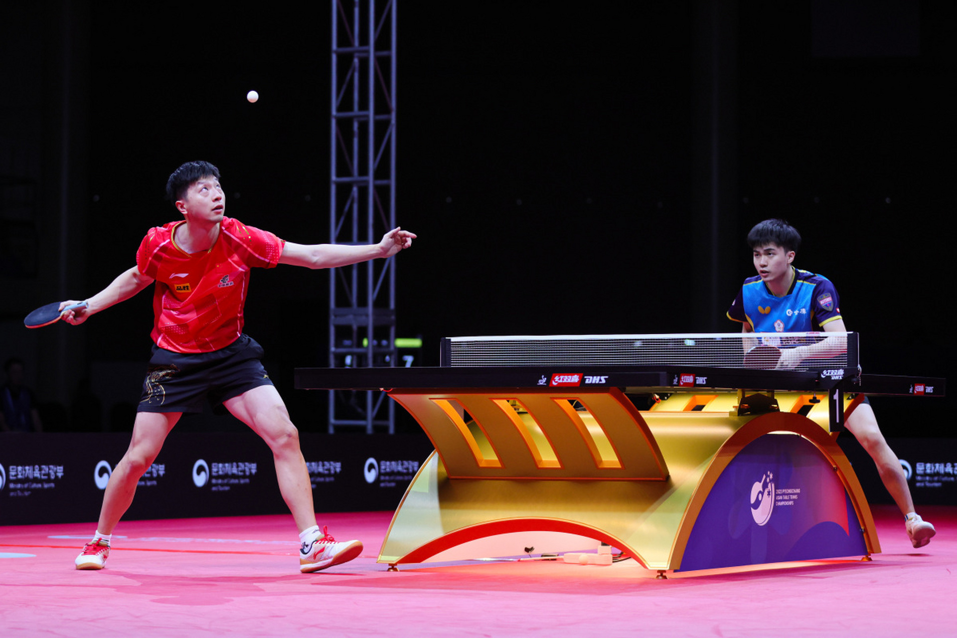 英格兰队绝杀德国队，马龙统治全场