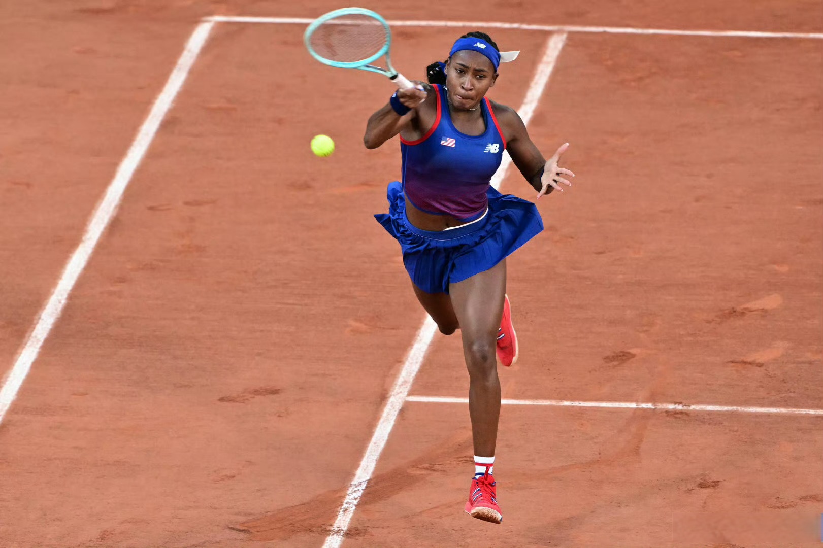 关于美国网球队翻盘英国网球队，纳达尔制霸全场的信息