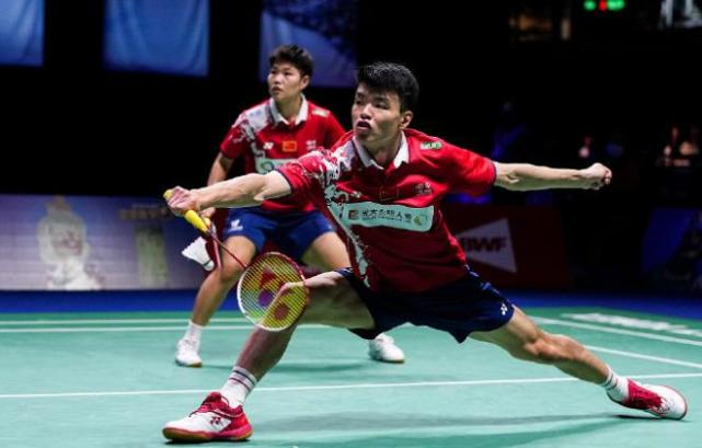 泰国队碾压丹麦队，黄鸭组合高光表现的简单介绍