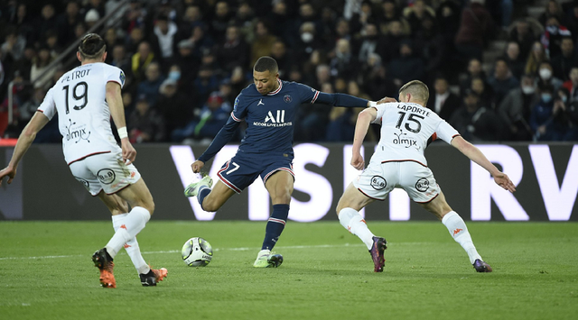 包含巴黎力克里昂，奥利维耶惊艳四座的词条