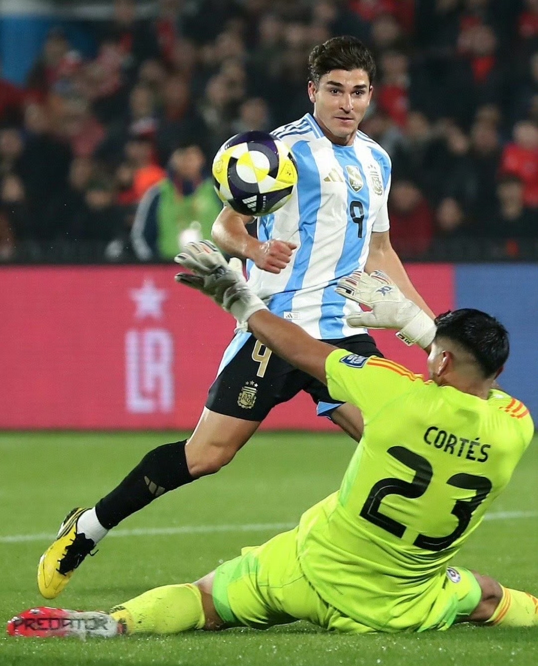 包含阿根廷轻取美国，苏亚雷斯扛起全队的词条