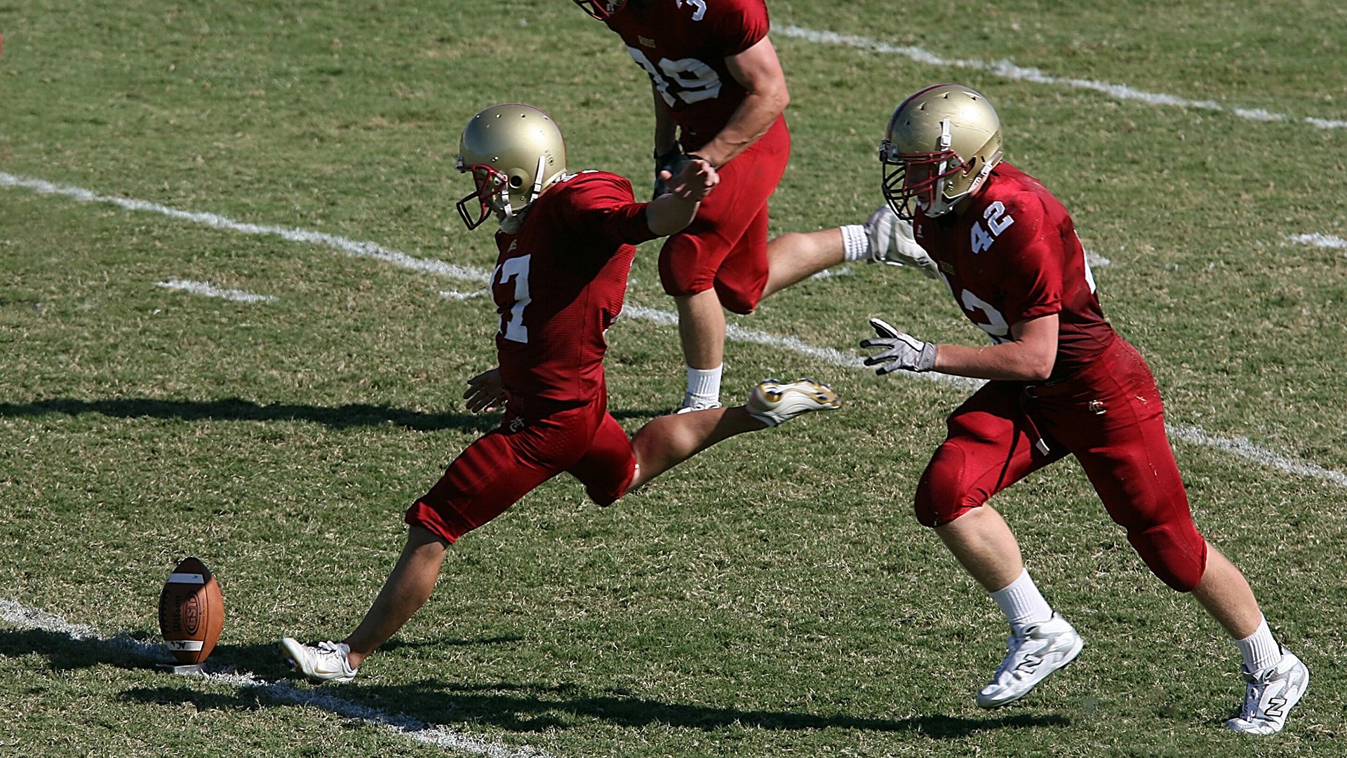 绿茵场上的王朝对决，篮球馆里的命运交错—当西甲德比遇见NBA的宿命之战